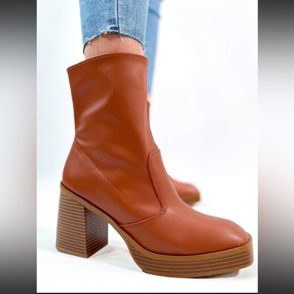MIA Chic Modern High Heeled Boot w/ Zipper, Size: 8.5, Color: Cognac, BNIB - Picture 10 of 12